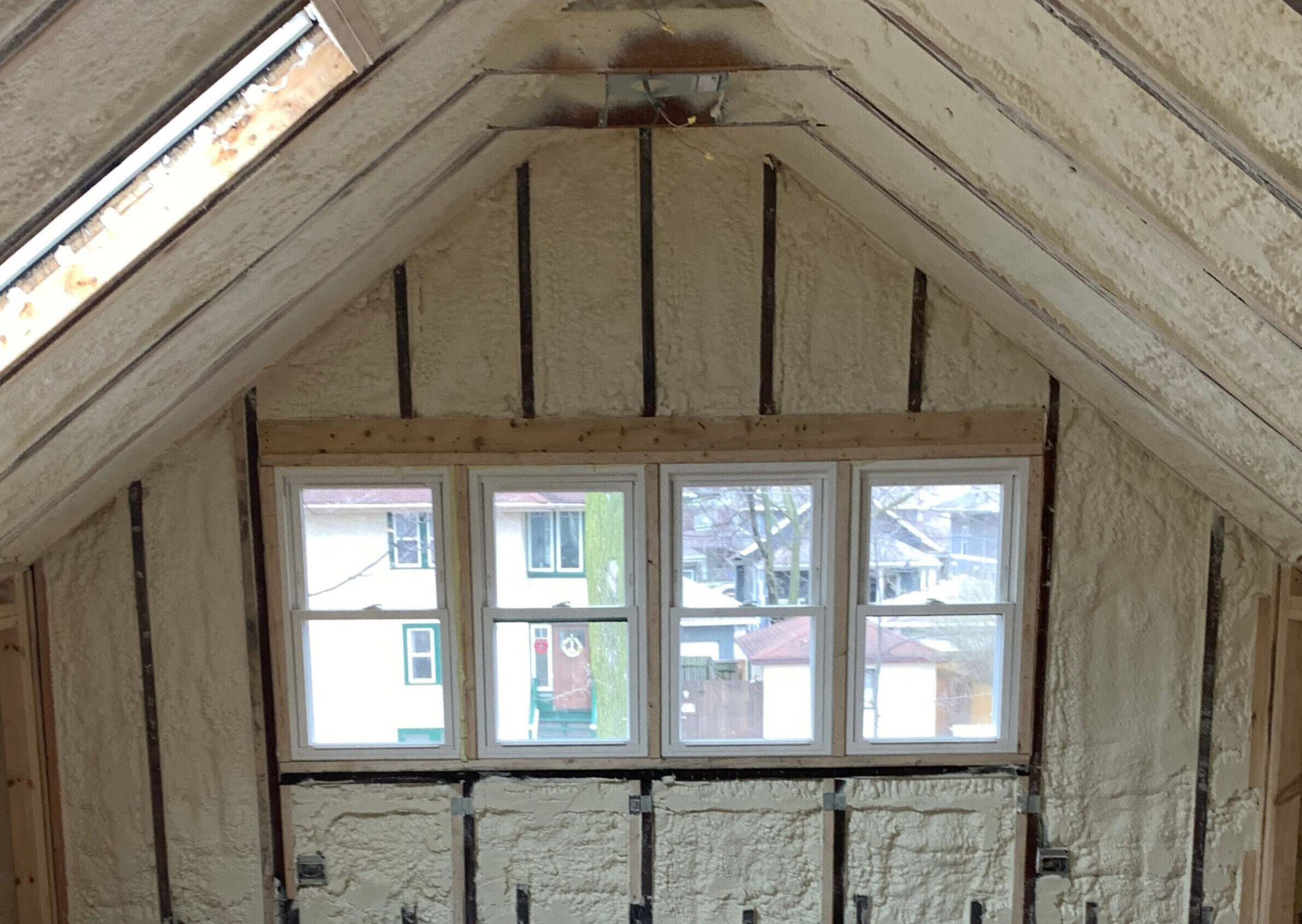 Spray Foam Insulation: Open-Cell vs. Closed-Cell